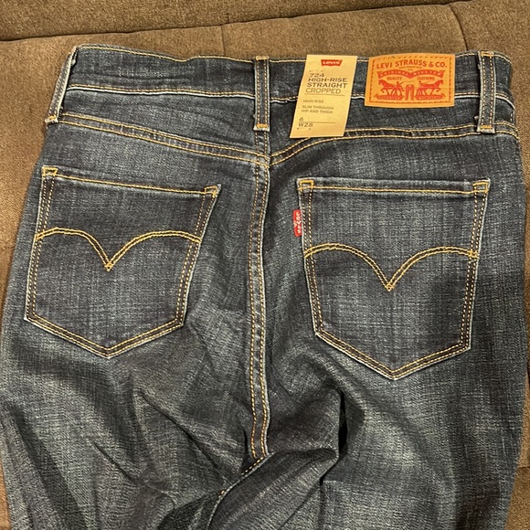 LEVI 724 High Rise Straight Cropped Jean - Picture 3 of 3